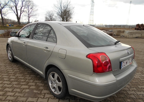 Toyota Avensis cena 5900 przebieg: 319000, rok produkcji 2003 z Skała małe 37